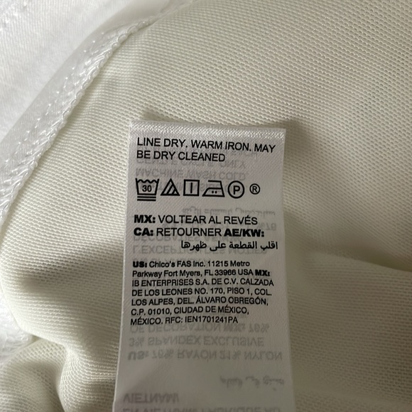 NWOT Chico’s capri pants - Picture 7 of 7